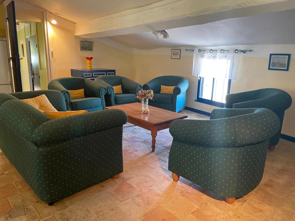 Montagne D'Alaric Apartment Moux Ngoại thất bức ảnh
