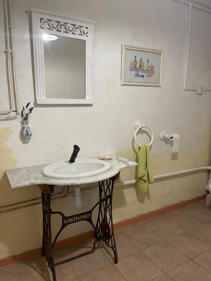 Montagne D'Alaric Apartment Moux Ngoại thất bức ảnh